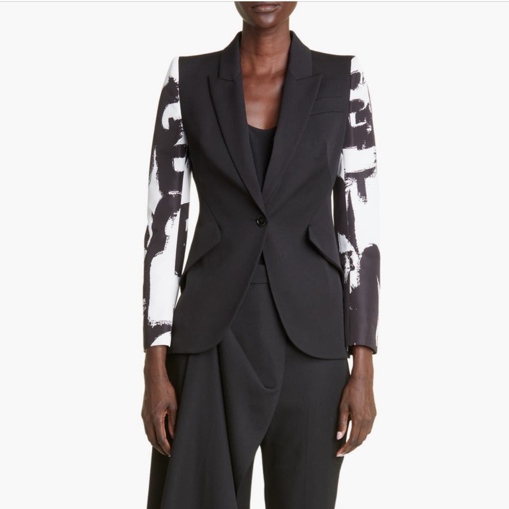 Alexander McQueen
Graffiti Logo Sleeve One-Button Wool Jacket